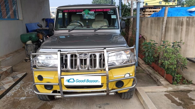 MAHINDRA Bolero Camper