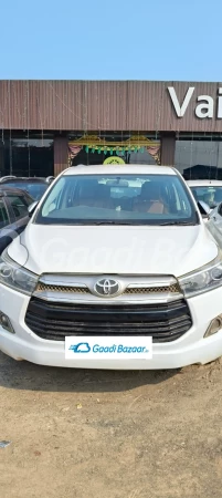 TOYOTA INNOVA CRYSTA