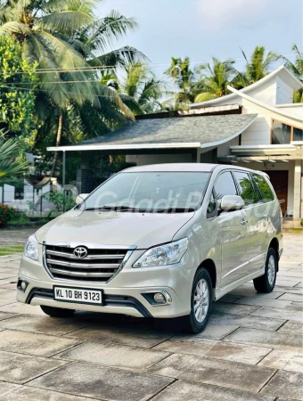 TOYOTA Innova [2015-2016]