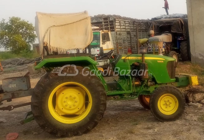 John Deere 5305