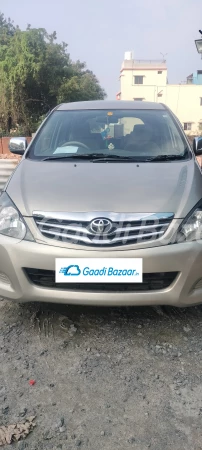 TOYOTA INNOVA