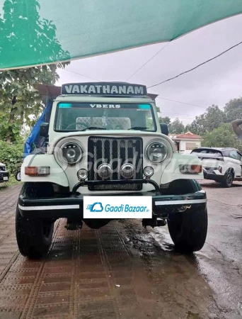 MAHINDRA Bolero Pik-Up