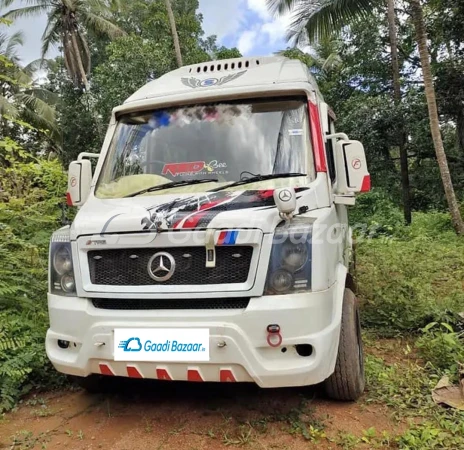 FORCE MOTORS TRAVELLER MINIBUS 3700 MM WB