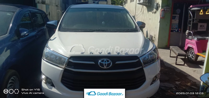 TOYOTA INNOVA CRYSTA