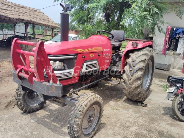 MAHINDRA Arjun 555 Di