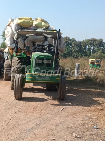 John Deere 5050 D