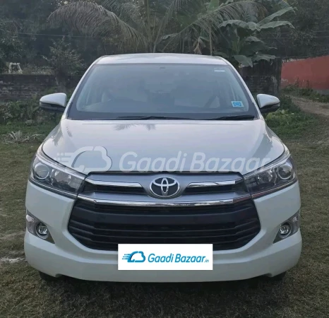 TOYOTA INNOVA CRYSTA