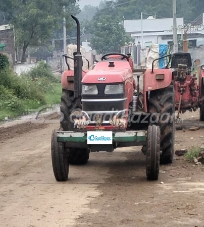 MAHINDRA Yuvo 575 Di