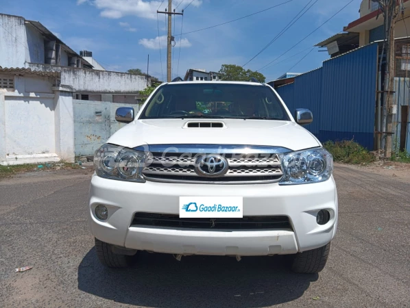 TOYOTA FORTUNER