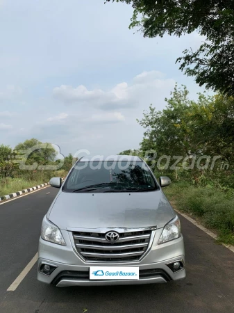 TOYOTA INNOVA