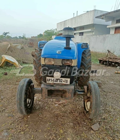 New Holland 4710