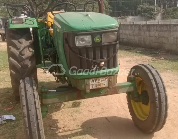 John Deere 5050 E