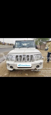 MAHINDRA Bolero Camper