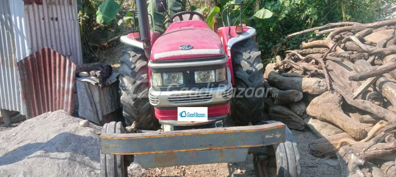 MAHINDRA Arjun 555 Di