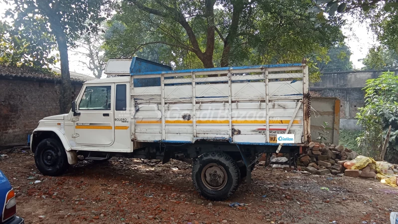 MAHINDRA Bolero Pik-Up