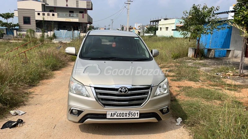 TOYOTA INNOVA