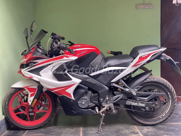 Bajaj Pulsar RS200