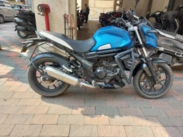 Mahindra Mojo UT 300