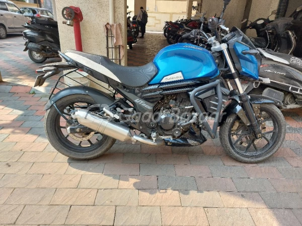 Mahindra Mojo UT 300