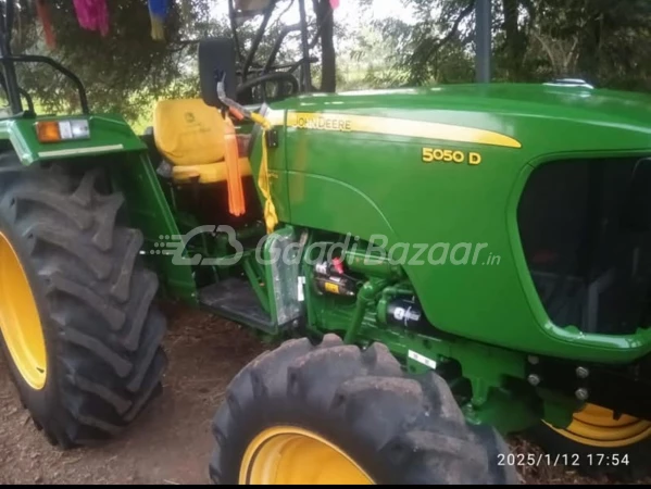 John Deere 5050 D