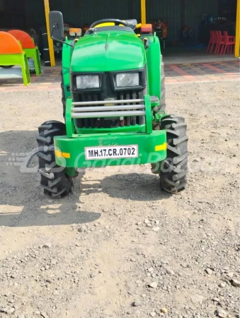 John Deere 3028 EN