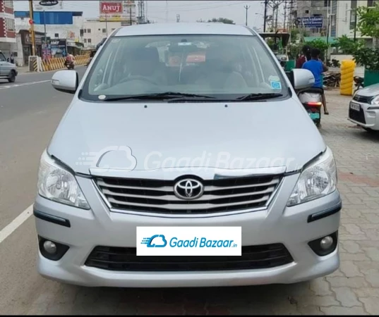 TOYOTA INNOVA