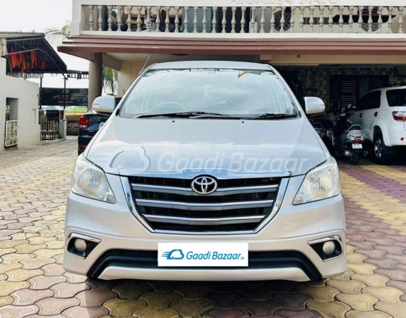 TOYOTA INNOVA