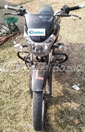 Bajaj V15