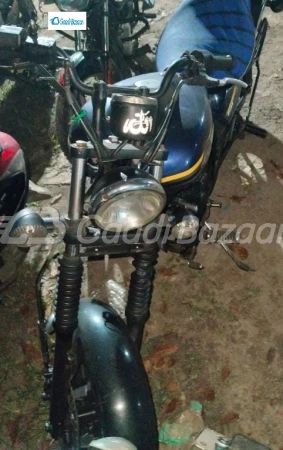 Bajaj Avenger 150 Street