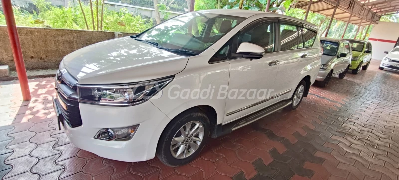 TOYOTA INNOVA CRYSTA