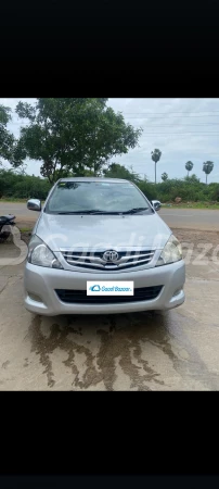 TOYOTA INNOVA