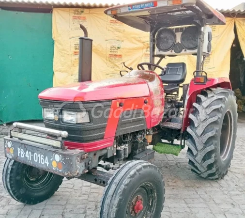 MAHINDRA Arjun 555 Di