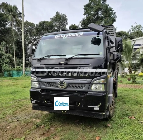 DAIMLER INDIA COMMERCIAL VEHICLES 1217C