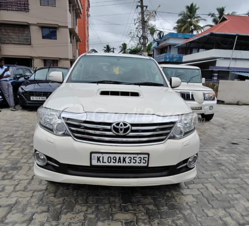 TOYOTA FORTUNER