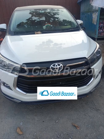 TOYOTA INNOVA CRYSTA