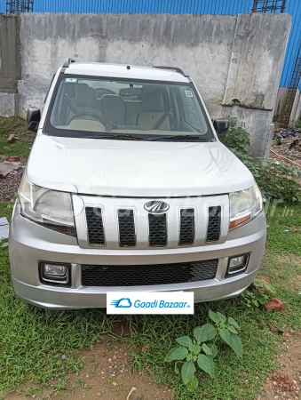 MAHINDRA TUV300 (2019)