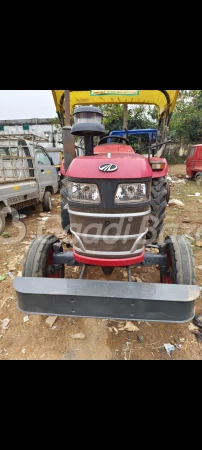 MAHINDRA Yuvo 275 Di