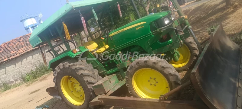 John Deere 5050 D