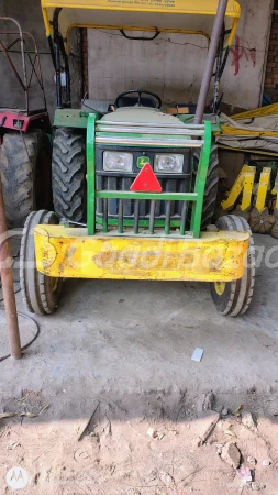 John Deere 5050 D