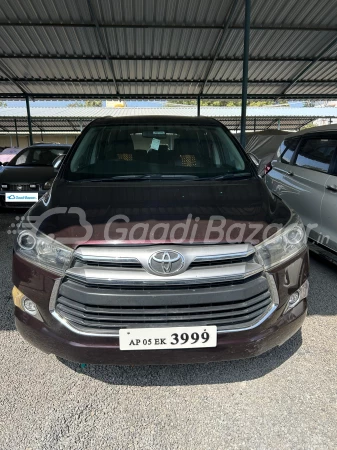 TOYOTA INNOVA CRYSTA