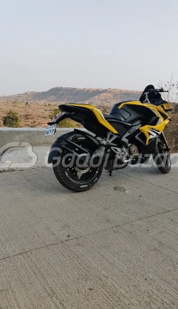 Bajaj Pulsar 200