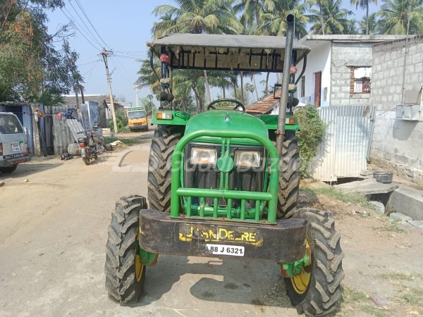 John Deere 5050 D