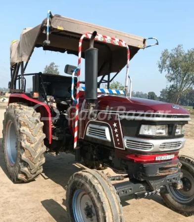 MAHINDRA Arjun 555 Di