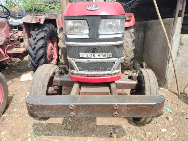 MAHINDRA Yuvo 575 Di