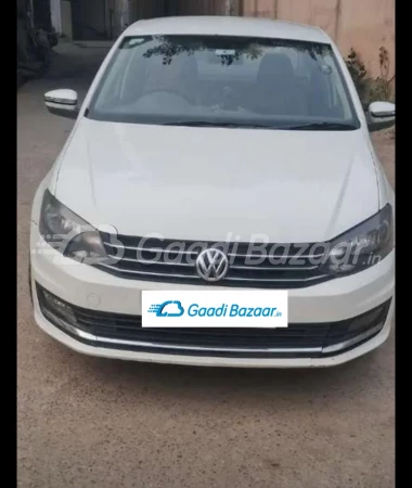 VOLKSWAGEN Vento [2010-2012]