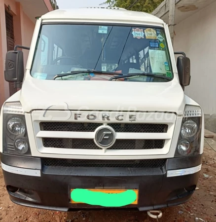 FORCE MOTORS TRAVELLER T1