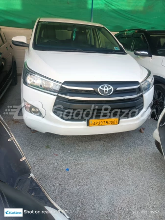 TOYOTA INNOVA CRYSTA