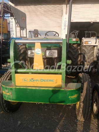 John Deere 5210