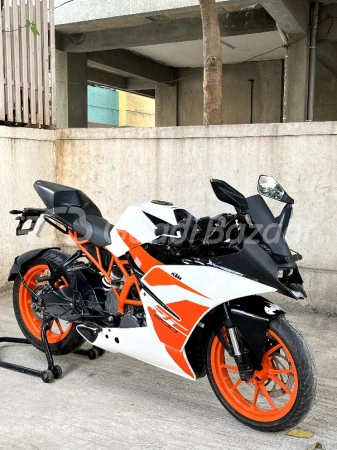 Bajaj RC 200