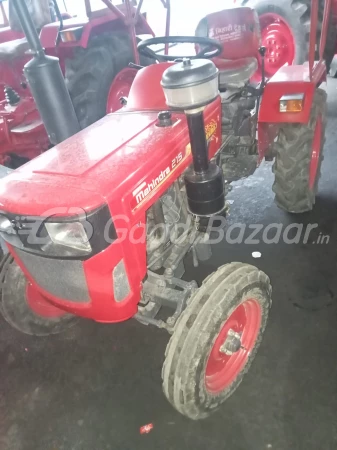 MAHINDRA Yuvraj 215 Nxt